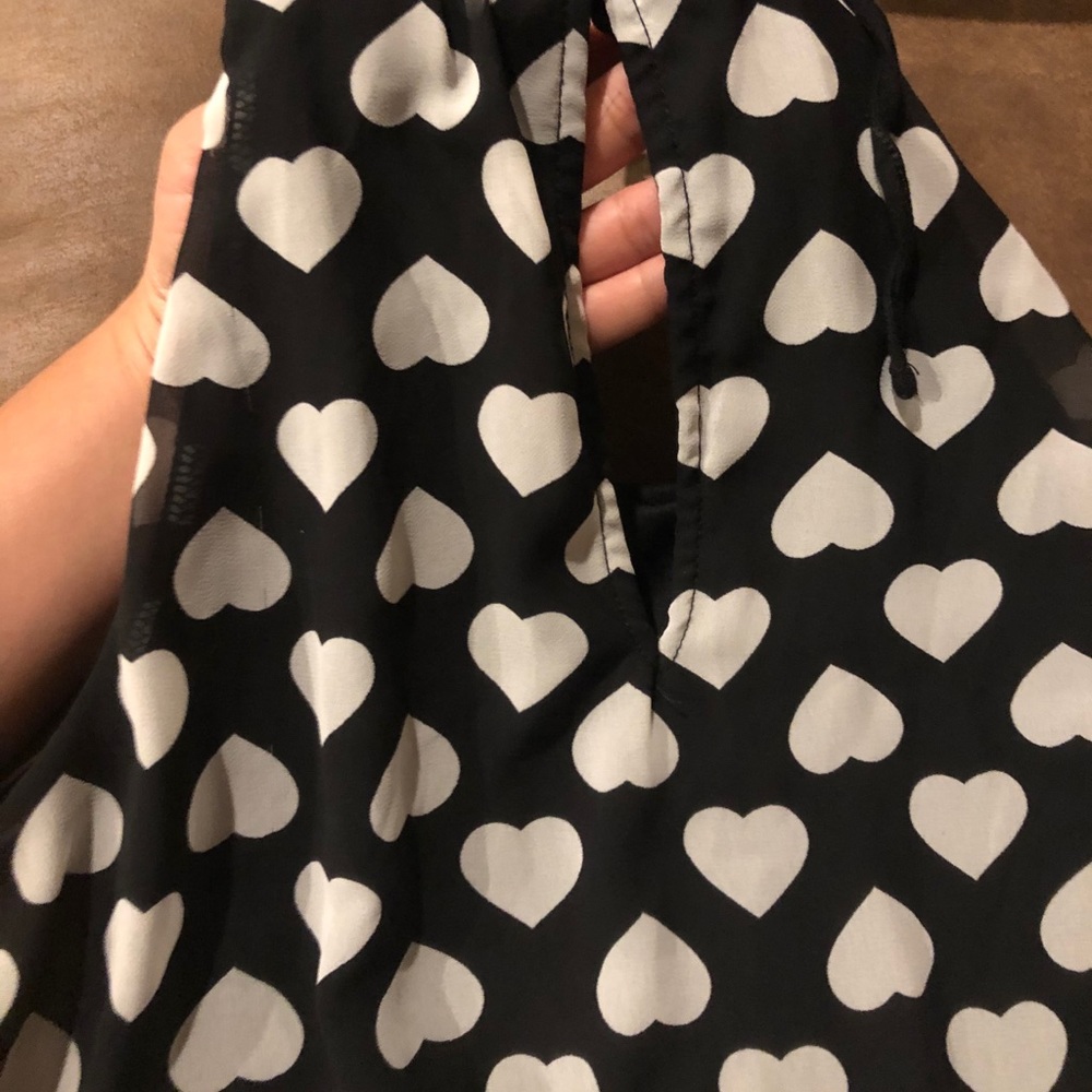 2/$10🛍Express Heart Top - Picture 4 of 5